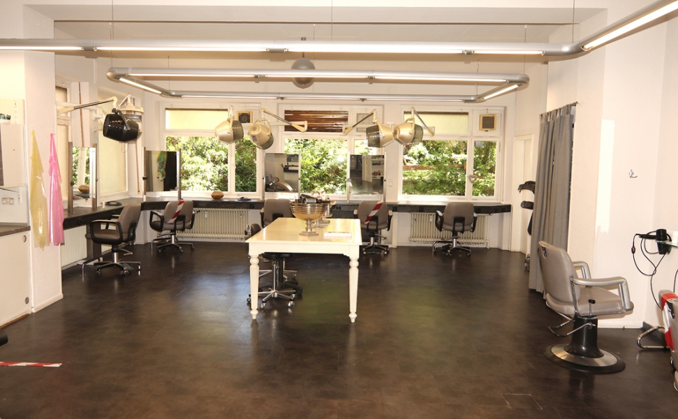 Das Hair und StylingLoungeTeam freut sich wieder auf Ihren Besuch.